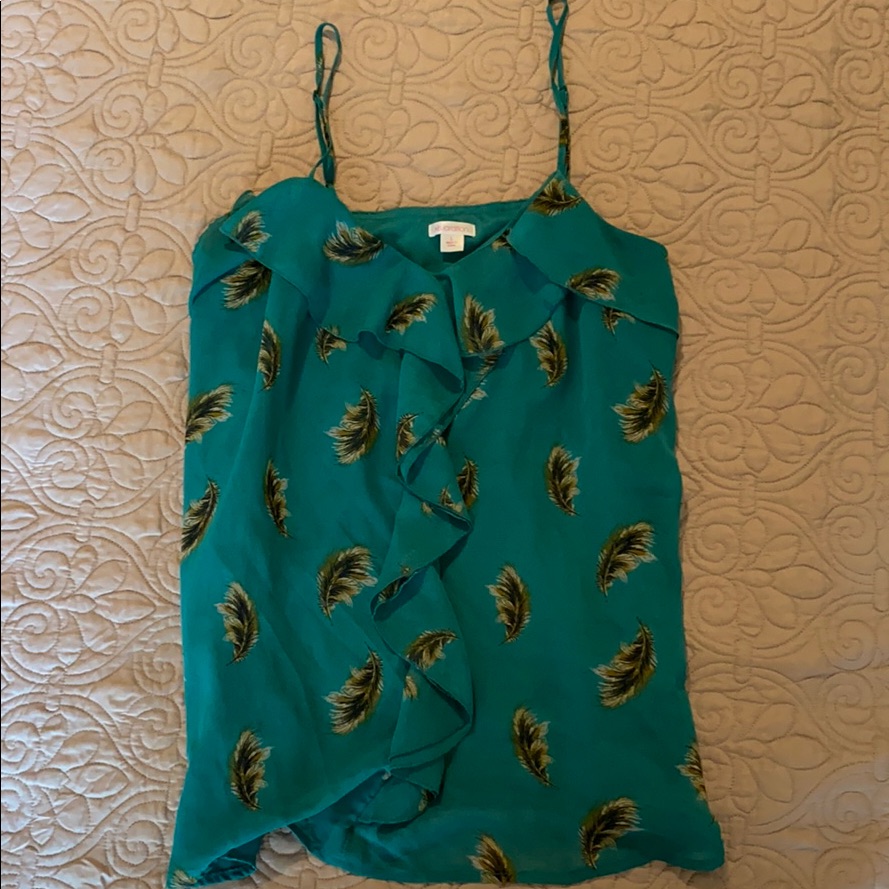 Xhilaration Top Large Green With Feathers